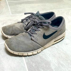Nike Janoski